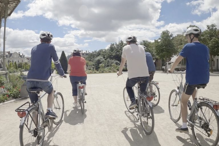 Angers - 5 personnes à vélo